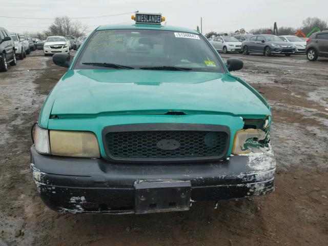 2FABP7AV3BX148810 - 2011 FORD CROWN VICT GREEN photo 9