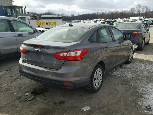 1FAHP3F22CL317764 - 2012 FORD FOCUS SE CHARCOAL photo 4