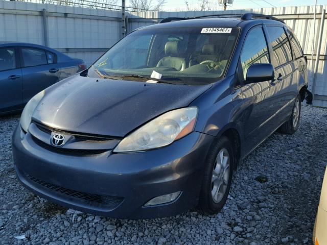 5TDZA22C06S562445 - 2006 TOYOTA SIENNA XLE BLUE photo 2