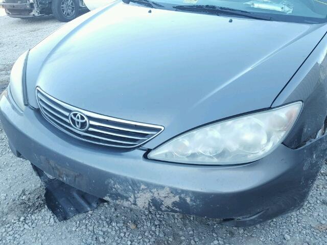 4T1BF30K15U594247 - 2005 TOYOTA CAMRY LE GRAY photo 9