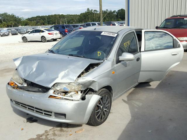 KL1TJ52694B263517 - 2004 CHEVROLET AVEO LS SILVER photo 2