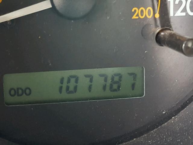 KL1TJ52694B263517 - 2004 CHEVROLET AVEO LS SILVER photo 8