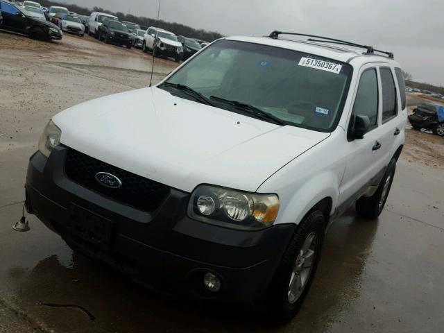 1FMYU03157KA38698 - 2007 FORD ESCAPE XLT WHITE photo 2