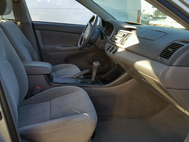 4T1BE32K13U129464 - 2003 TOYOTA CAMRY LE SILVER photo 5