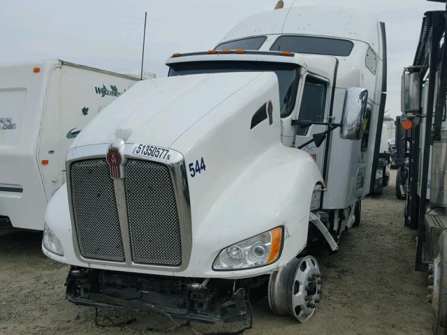 1XKAD49X9DJ352563 - 2013 KENWORTH CONSTRUCTI WHITE photo 2