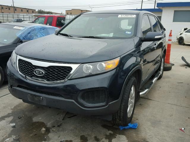 5XYKT3A17CG289790 - 2012 KIA SORENTO BA BLUE photo 2