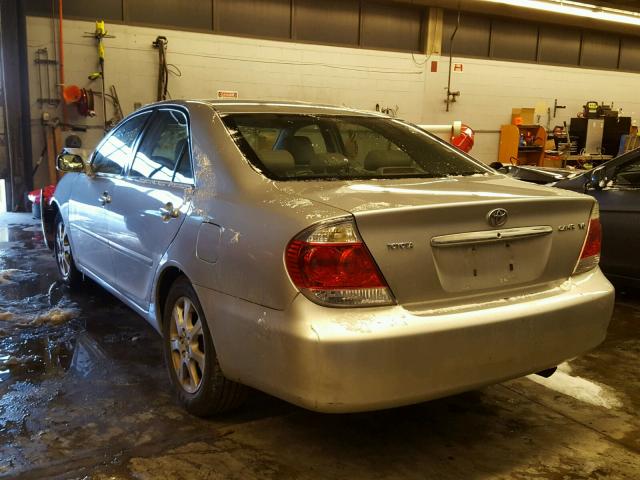 4T1BF30K65U607803 - 2005 TOYOTA CAMRY LE SILVER photo 3