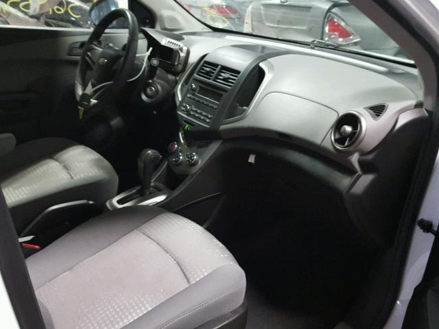 1G1JA5SH1F4197756 - 2015 CHEVROLET SONIC LS Սպիտակ լուսանկար 5