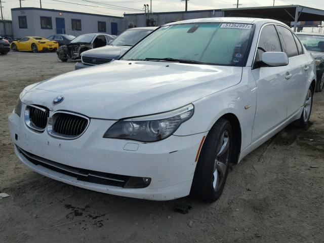 WBANU53588CT10726 - 2008 BMW 528 I WHITE photo 2