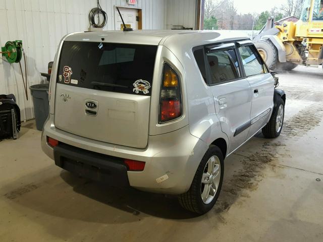 KNDJT2A24A7157840 - 2010 KIA SOUL + SILVER photo 4