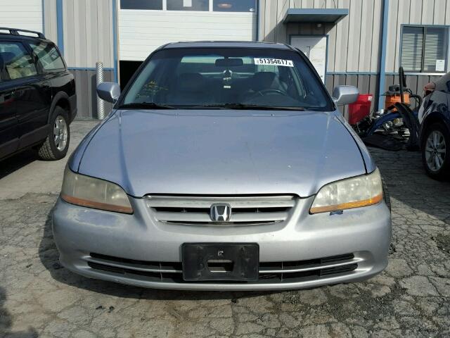 1HGCG165X2A034026 - 2002 HONDA ACCORD EX SILVER photo 9