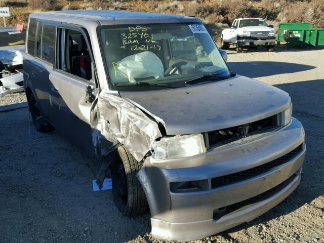 JTLKT324950218631 - 2005 TOYOTA SCION XB SILVER photo 1