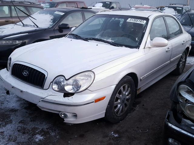 KMHWF35H22A730834 - 2002 HYUNDAI SONATA GLS WHITE photo 2