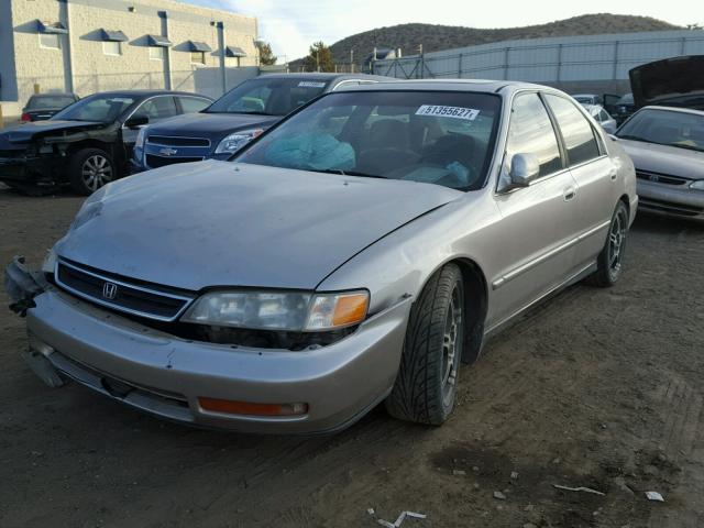 1HGCD5608VA142508 - 1997 HONDA ACCORD SE GOLD photo 2