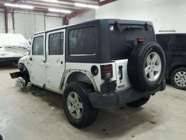 1C4BJWDG2FL635857 - 2015 JEEP WRANGLER U WHITE photo 3