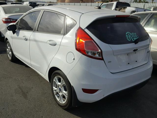 3FADP4EJ8FM216664 - 2015 FORD FIESTA SE WHITE photo 3