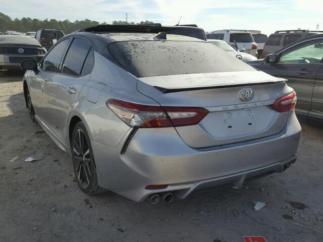 4T1BZ1HK6JU004148 - 2018 TOYOTA CAMRY XSE SILVER photo 3