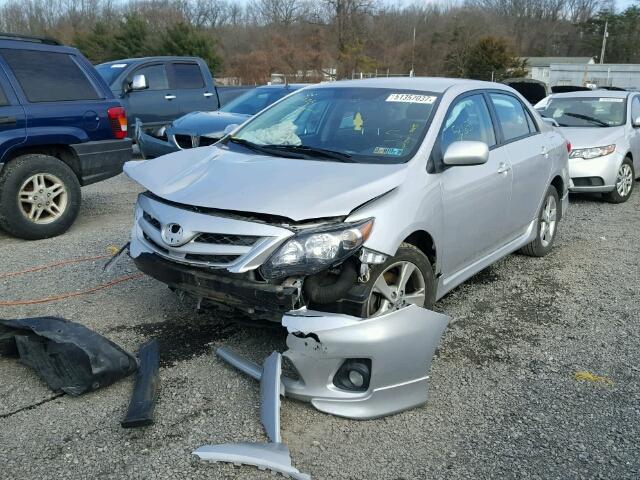 2T1BU4EE0BC554396 - 2011 TOYOTA COROLLA BA SILVER photo 2