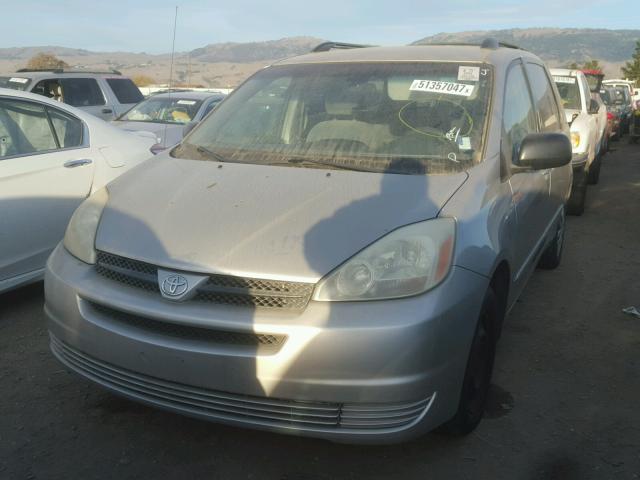 5TDZA23CX5S225262 - 2005 TOYOTA SIENNA CE SILVER photo 2