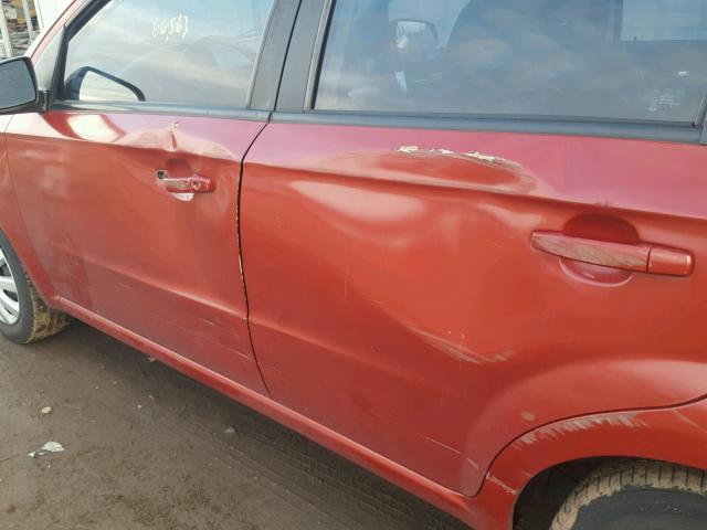 KL1TD56E79B661826 - 2009 CHEVROLET AVEO LS RED photo 9