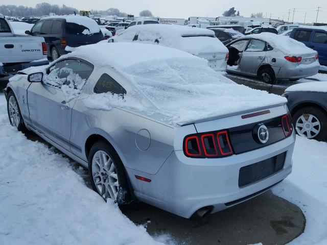 1ZVBP8AM3E5281027 - 2014 FORD MUSTANG SILVER photo 3