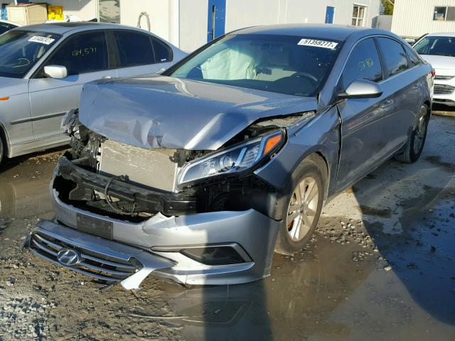 5NPE24AF2GH399081 - 2016 HYUNDAI SONATA SE SILVER photo 2