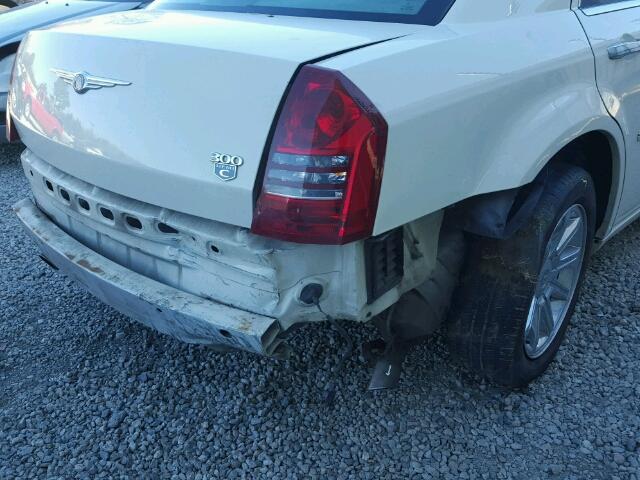 2C3KA63H56H457132 - 2006 CHRYSLER 300C WHITE photo 9