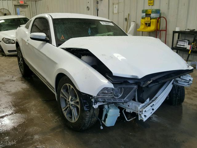 1ZVBP8AM3E5210846 - 2014 FORD MUSTANG WHITE photo 1