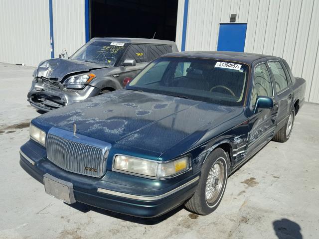 1LNLM82W1SY703754 - 1995 LINCOLN TOWN CAR S GREEN photo 2