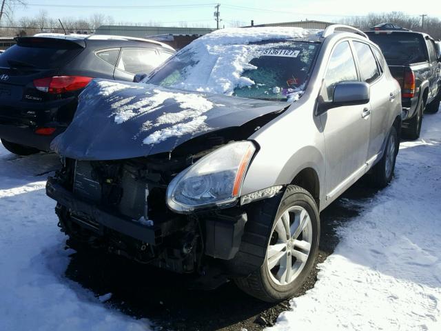 JN8AS5MV0DW636345 - 2013 NISSAN ROGUE S SILVER photo 2