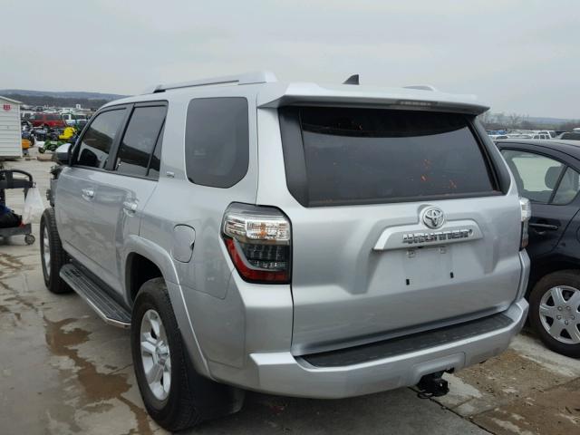 JTEZU5JR7G5123762 - 2016 TOYOTA 4RUNNER SR SILVER photo 3