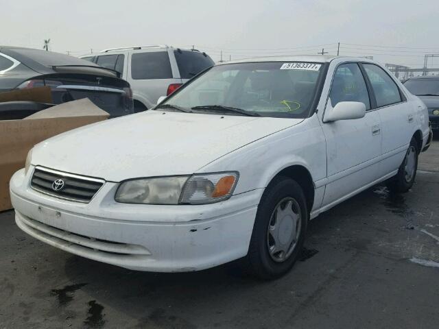 4T1BG22KXYU998432 - 2000 TOYOTA CAMRY CE WHITE photo 2