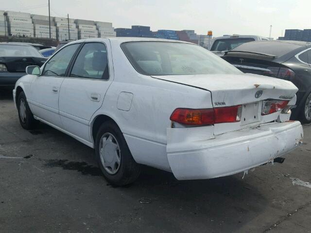 4T1BG22KXYU998432 - 2000 TOYOTA CAMRY CE WHITE photo 3