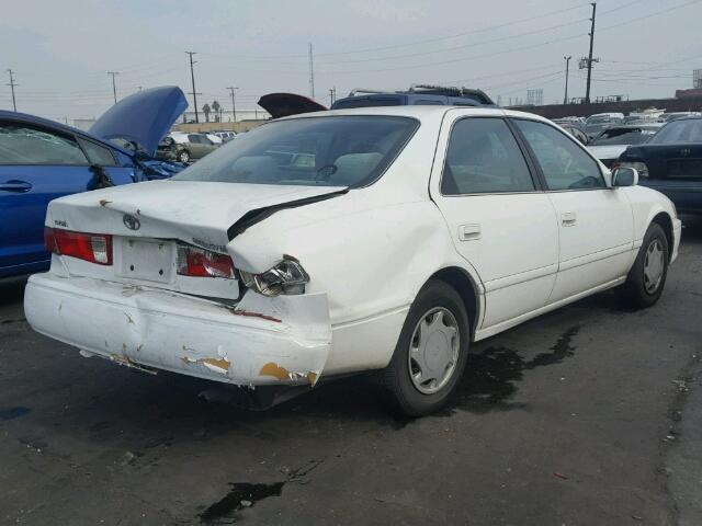 4T1BG22KXYU998432 - 2000 TOYOTA CAMRY CE WHITE photo 4