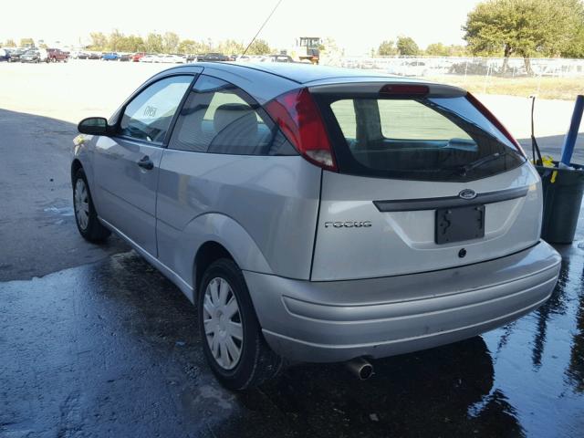 1FAFP31N07W186590 - 2007 FORD FOCUS ZX3 SILVER photo 3