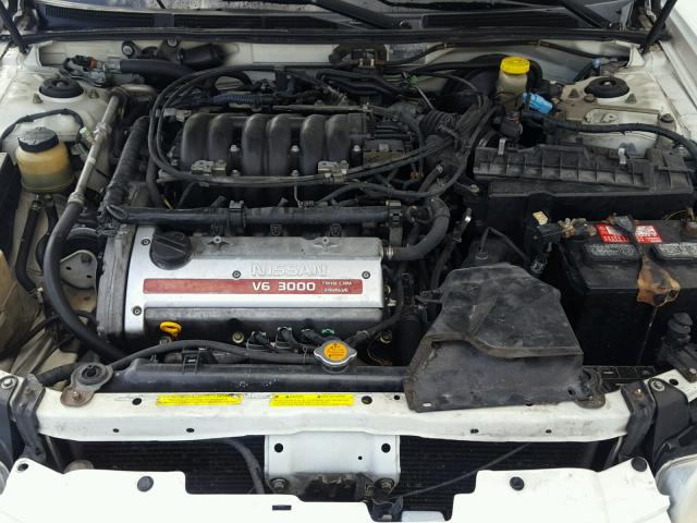 JN1CA31D91T830380 - 2001 NISSAN MAXIMA GXE WHITE photo 7