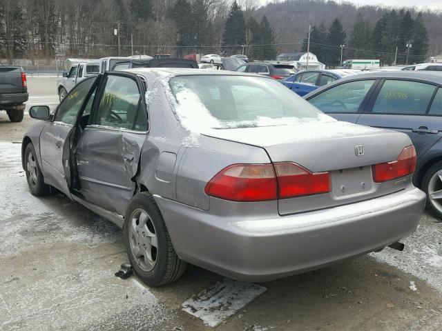 1HGCG5650YA011113 - 2000 HONDA ACCORD EX SILVER photo 3