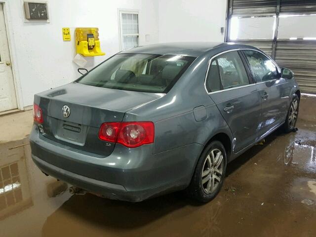 3VWRF71K66M680133 - 2006 VOLKSWAGEN JETTA 2.5 BLUE photo 4