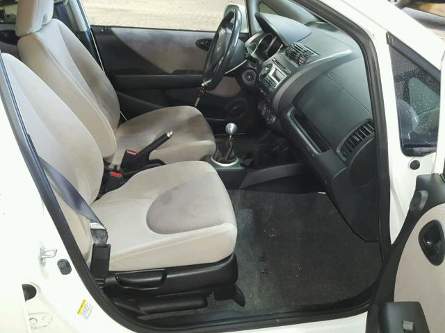JHMGD37657S053742 - 2007 HONDA FIT S თეთრი ფოტო 5