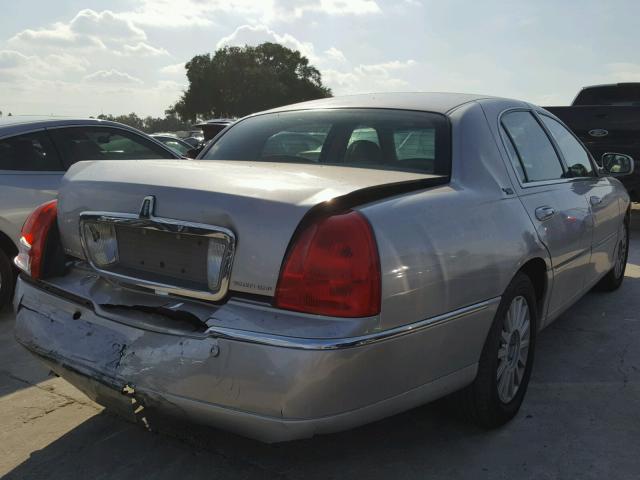 1LNHM82W65Y643349 - 2005 LINCOLN TOWN CAR S SILVER photo 4