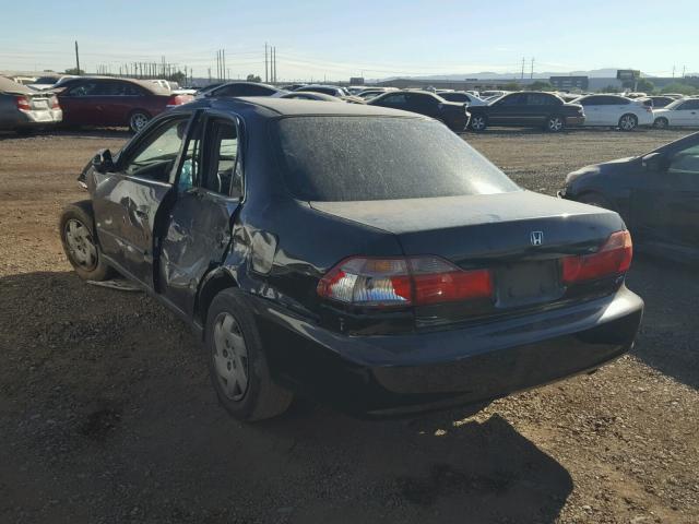 1HGCG1648YA025857 - 2000 HONDA ACCORD LX BLACK photo 3