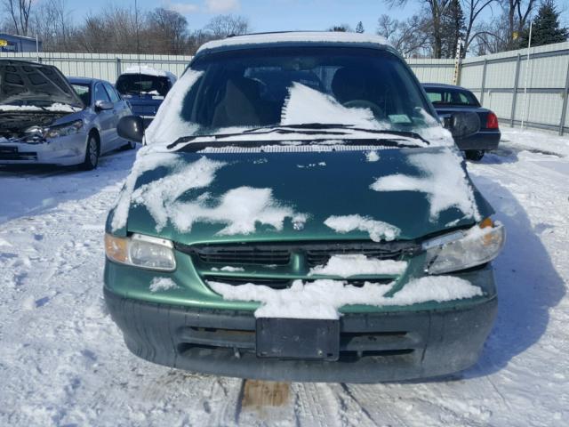 2B4GP25R8WR718467 - 1998 DODGE CARAVAN GREEN photo 9