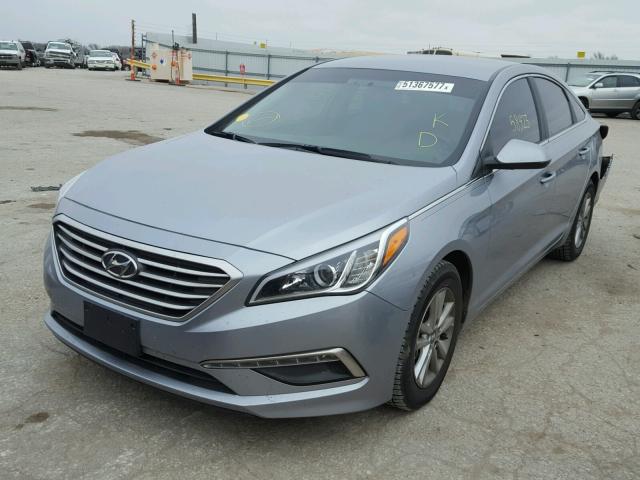 5NPE24AF4FH010276 - 2015 HYUNDAI SONATA SE SILVER photo 2