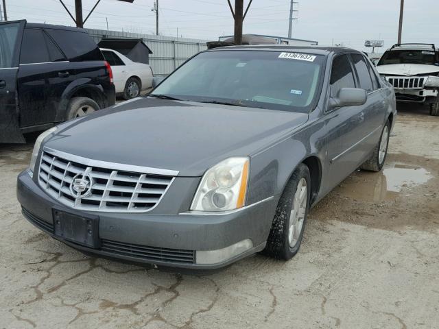 1G6KD57Y97U170868 - 2007 CADILLAC DTS GRAY photo 2