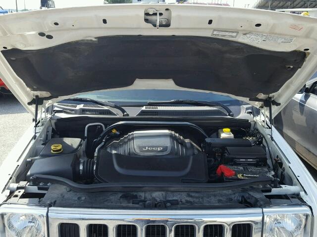 1J8HG58207C530410 - 2007 JEEP COMMANDER WHITE photo 7