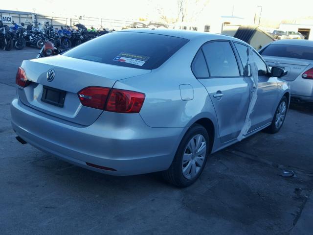 3VW2K7AJ0EM361555 - 2014 VOLKSWAGEN JETTA BASE 银色 照片 4