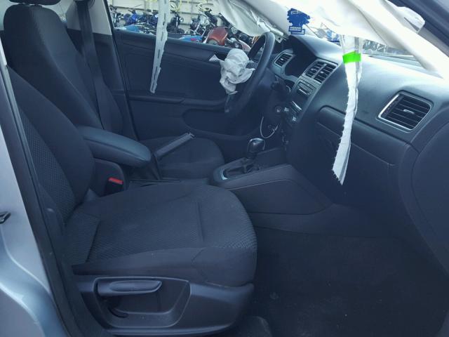 3VW2K7AJ0EM361555 - 2014 VOLKSWAGEN JETTA BASE 银色 照片 5