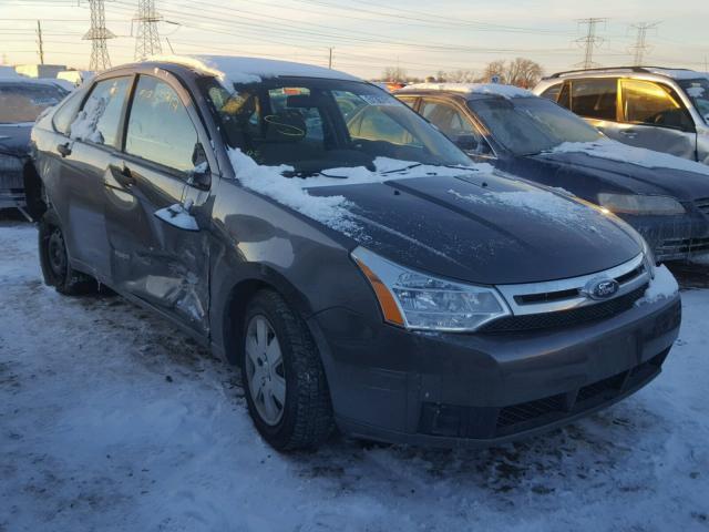 1FAHP3EN3AW172144 - 2010 FORD FOCUS S GRAY photo 1