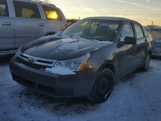 1FAHP3EN3AW172144 - 2010 FORD FOCUS S GRAY photo 2