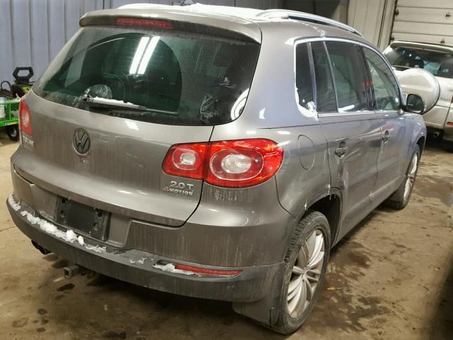 WVGBV7AXXAW524233 - 2010 VOLKSWAGEN TIGUAN SE GRAY photo 4